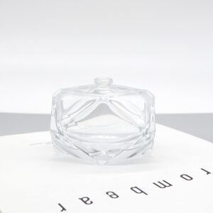Wholesale Diamond-Shaped Square Glass Perfume Bottle Dispenser Bottle 80ml High-Grade Spray Bottle Cosmetics Empty Bottle