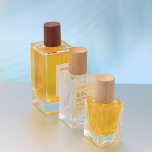 Wholesale Empty Luxury Square Spray Fragrance Refillable 30ml 50ml100ml Perfume Glass Bottle with Spray Atomizer and Wooden Cap